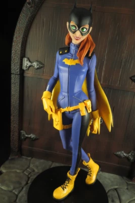 DC COMICS DISEÑADOR SERIE BATGIRL ESTATUA POR CAMERON STEWART & BABS TARR - NUEVO EN CAJA Foto 1 de 4
