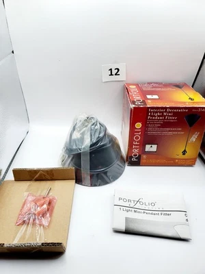 Portafolio Mini Colgante Luz Vidrio Ámbar Pantalla Con Acabado Negro Mate  Foto 1 de 4