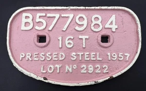 PRESSED STEEL CARRAIGE VINTAGE RAILWAY TRAIN CAST IRON WAGON D PLATE B577984 - Picture 1 of 7