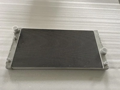 Radiador de aluminio para BMW 535i, 535i GT, 535i xDrive, ActiveHybrid 5 2010-2017 Foto 1 de 4