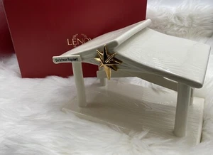 Lenox Peanuts Christmas Pageant Creche with Star - Picture 1 of 5