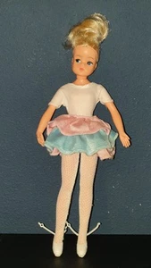 Vintage 1983 Sindy Ballerina Doll With Original Outfit Pedigree 033055X - Photo 1/12