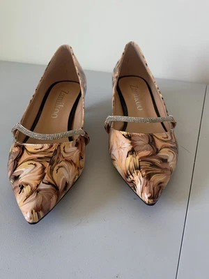 Zapatos sin cordones Zamikoo de tacón de gatito con cordones punta talla 8 floral marrón Foto 1 de 4