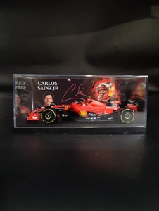 2023 F1 Carlos Sainz Jnr Ferrari SF23 Diecast Car Model & Signature Display Case - Picture 1 of 5