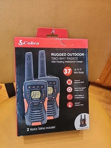 Radios bidireccionales exteriores resistentes Cobra - ACXT1037R Flt - Imagen 1 de 3