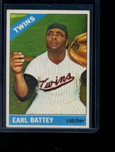 1966 Topps Baseball Card #240 Earl Battey 