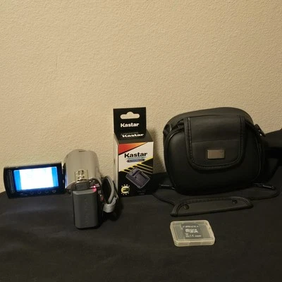JVC Everio GZ-MG335HU Hybrid 30GB HDD 35x Optical Camcorder Tested Works Bundle - Image 1 of 4