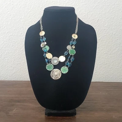 Nuevo con etiquetas Collar multicapa Christopher And Banks para mujer azul y verde  Foto 1 de 4