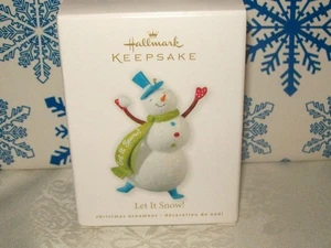 HALLMARK LET IT SNOW 2010 CHRISTMAS KEEPSAKE ORNAMENTS SNOWMAN WITH SNOWBALL - Picture 1 of 1
