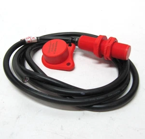Allen-Bradley SensaGuard Sensor Non-Contact Safety Switch Cat 440N-Z21S26B Ser A - Picture 1 of 7