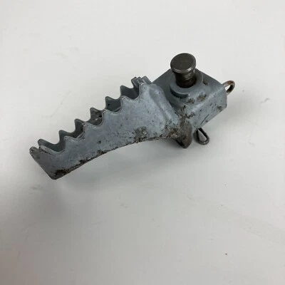 KTM 640 LC4 Supermoto SM 2003-2004 RIGHT FRONT FOOT PEG REST - Imagem 1 de 4