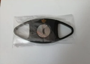 Tagliasigari Toscano Doppia lama Ovale in Plastica. - Foto 1 di 3