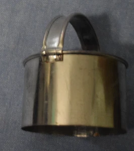 Vintage Round Aluminum Biscuit or Cookie Cutter w/ Handle 2.5" x 3" - Picture 1 of 3