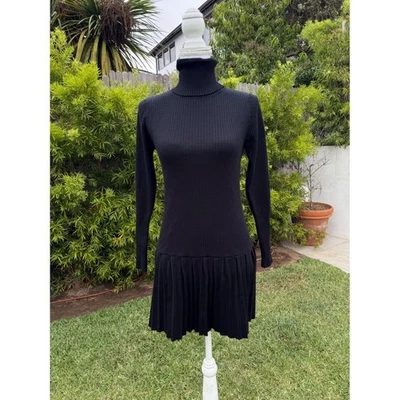 Vestido Suéter Forever 21 Negro Cuello Alto Tejido Acanalado Plisado Mini Pequeño Foto 1 de 4