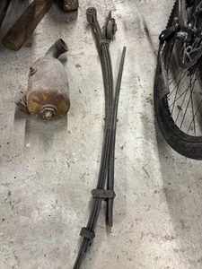 Nissan Navara D40 V6 3.0 Rear Leaf Spring - Picture 1 of 2
