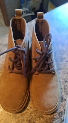 UGG Neumel ll Boy's Boot Size 4 Chestnut Suede & Synthetic Lightweight  - Image 1 of 4