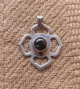 Sterling Silver dark cats eye pendant - Picture 1 of 3