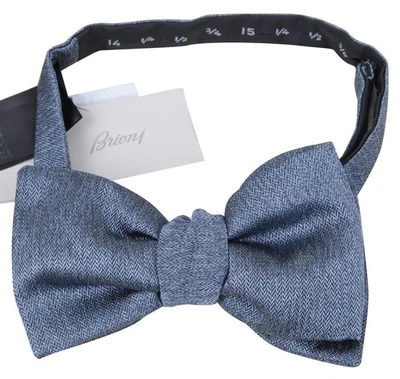 Pajarita Brioni para hombre pequeña anudada talla única ajustable 100 % seda azul Foto 1 de 4