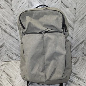 LULULEMON Assert Rucksack 30L grau Taschen Laptop Training Wandern Reisen - Bild 1 von 9