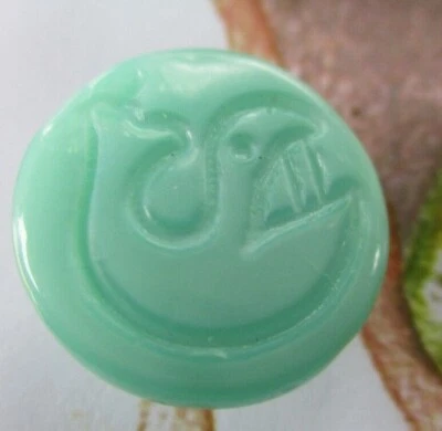 Juego de 4 ~ Botones de Vidrio Infantil Ballena Verde Jade Vintage 1/2" ~ Nuevo de Lote Antiguo Años 1920 Foto 1 de 2