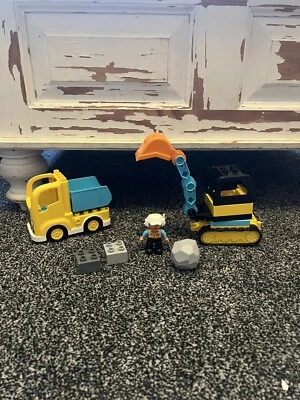 LEGO DUPLO: Truck & Tracked Excavator (10931) - Image 1 of 3