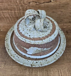 VTG R Pottery Stoneware Snack Cheese Butter Dish w/ Lid RARE - Picture 1 of 20