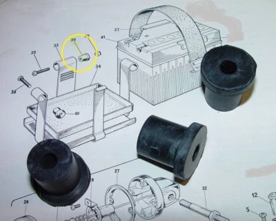 1971-72 BSA A65, 1971-82 Triumph T120, T140, OIF, OEM Cauchos de montaje en batería (3)  Foto 1 de 2