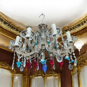Lampadario Maria Teresa Murano 8 Luci Cristalli Colorati – Eleganza Veneziana - Picture 1 of 14