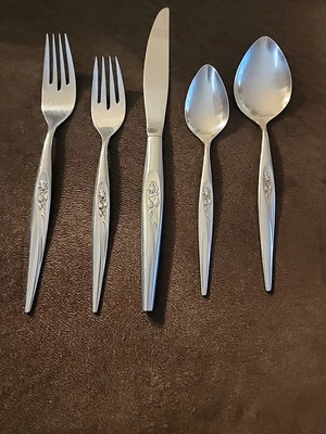 Sears Traditions "ROSA SUAVE" 5 PIEZAS PLATERÍA INOXIDABLE MCM Foto 1 de 3