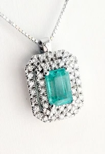 Collana pendente ottagonale con smeraldo centrale e doppio giro di diamanti - Foto 1 di 9