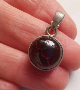 Sterling Silver Garnet Pendant R8M - Picture 1 of 2