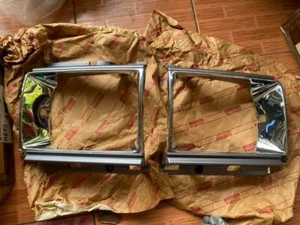 Fit TOYOTA HILUX LN50 RN50 YN50 LN56 RN56 YN56 Sr5 4WD HEADLIGHT LAMP COVER NOS - Bild 1 von 9