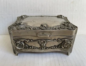 Caja de baratijas de joyería prepropietario diseño rosa chapada en plata con patas - Imagen 1 de 9