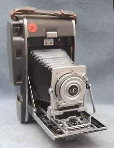 FOTOCAMERA A PELLICOLA TERRESTRE POLAROID 110A, PRONTA PER RISTRUTTURAZIONE E AGGIORNAMENTO #2 - Foto 1 di 5