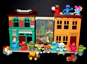 Sesame Street: 35+ New & VTG Collectible Figures, Plush, Sets and more - Picture 1 of 63
