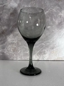 "Copa de vino gris ahumado (una) años 70-80 de alto 9""" - Imagen 1 de 9