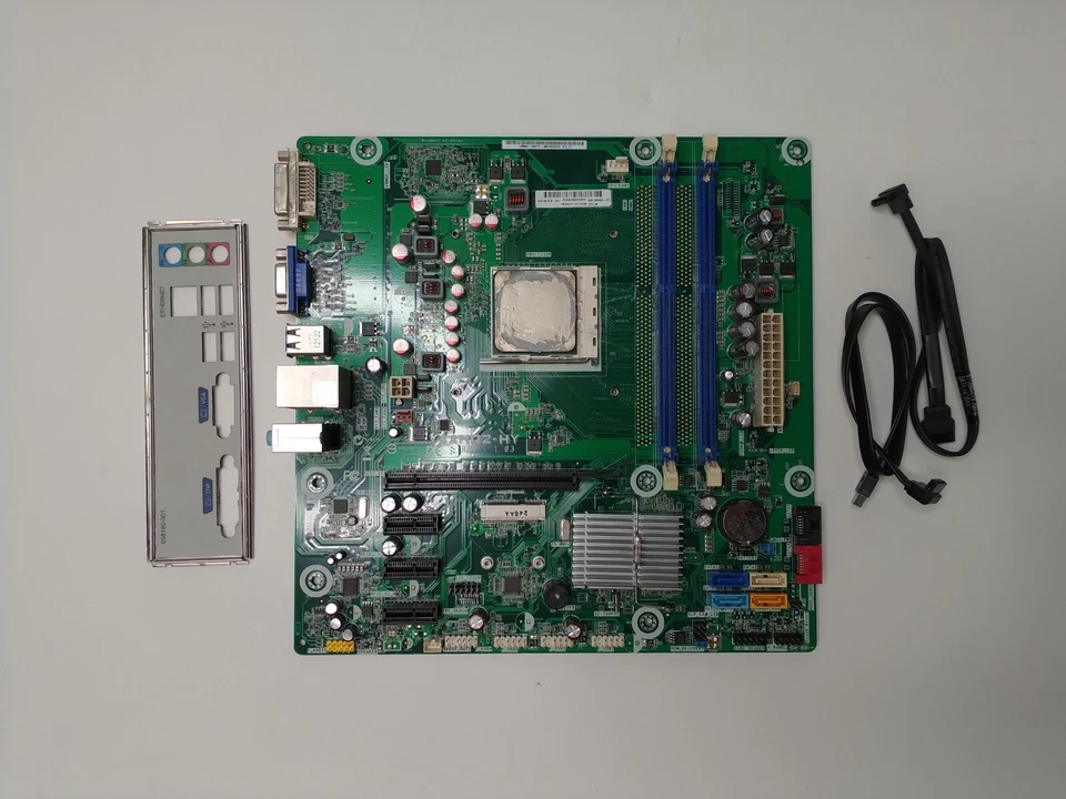HP Motherboard AAHD2-HY REV: 1.03 FM1 DDR3 mATX AMD A6 3650 2.6 GHz w/ I/O Plate - Image 1 of 4