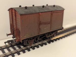 Bachmann Branchline 12-Ton Fruit Van – OO Gauge - Picture 1 of 5