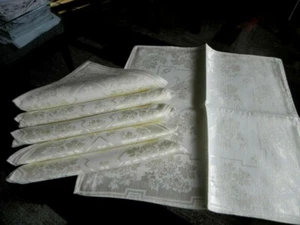 6 Teeservietten zartes hellgelb Baumwolle in Satin eingewebte Traubenornamentik. - Picture 1 of 6