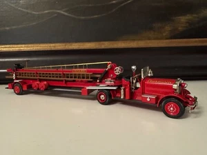 Ashton Models AH 106 1930 Ahrens Fox escalera aérea Patterson NJ Fire 1/43 - Imagen 1 de 8