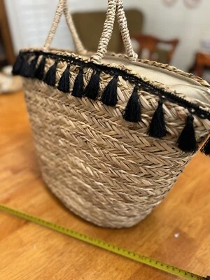 Mimi Tassel Shoulder Bag Handmade Woven Insulated  Bag Lady Handbag Beach Bag - Image 1 of 4