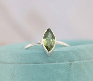 Green Peridot Ring 925 Sterling Silver Women's Ring Engagement Ring Gift For Her - Picture 1 of 10