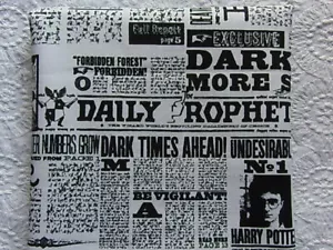 NEW & HTF Camelot Fabrics Hogwarts HARRY POTTER DAILY PROPHET *100% Cotton FQ* - Picture 1 of 3