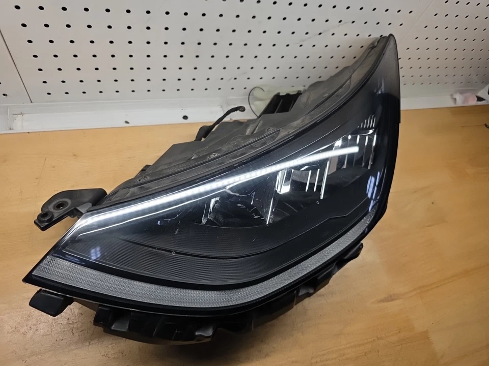 Faro LED izquierdo 220E 2020 2021 2022 2023 Hyundai Sonata LH lado conductor Foto 1 de 4