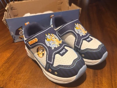 Sapatos infantis Bluey tamanho 10 - Imagem 1 de 4