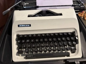 typewriter working - Picture 1 of 1
