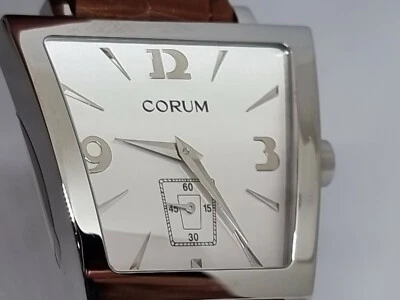 Corum Trapeze 106.404.20 - Immagine 1 di 4