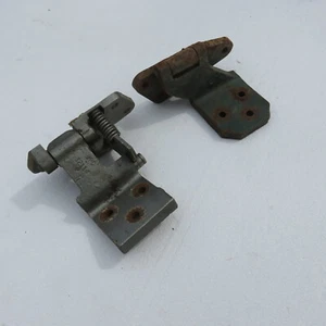 1967 68 Mustang Shelby Passenger side OEM one set Cast Door Hinges w/ nos fit - Imagen 1 de 3
