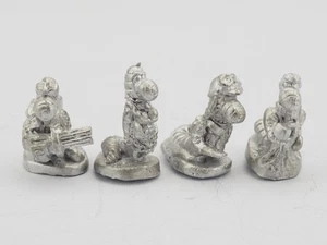 MJ FIGURES 20MM SCALE WORMS. SET 5 - FILM CHARACTERS. RED 1082 - Picture 1 of 1