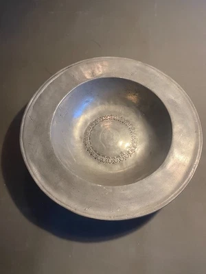 un grand plat d'aumônes en étain XIX siècle ( ma réf : 490 § ) - Photo 1/4